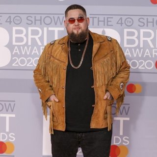Rag'n'Bone Man in The BRIT Awards 2020 - Red Carpet Arrivals