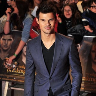 The Premiere of The Twilight Saga's Breaking Dawn Part II - Arrivals
