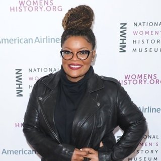 Yvette Nicole Brown in 8th Annual Women Making History Awards
