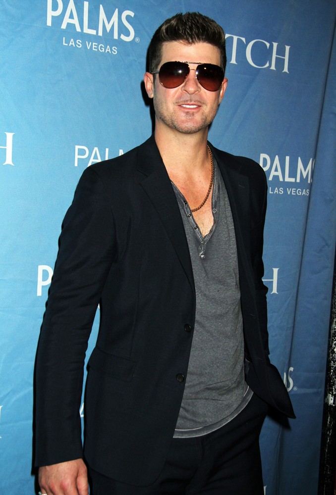 Robin Thicke Picture 102 - Robin Thicke at Ditch Fridays