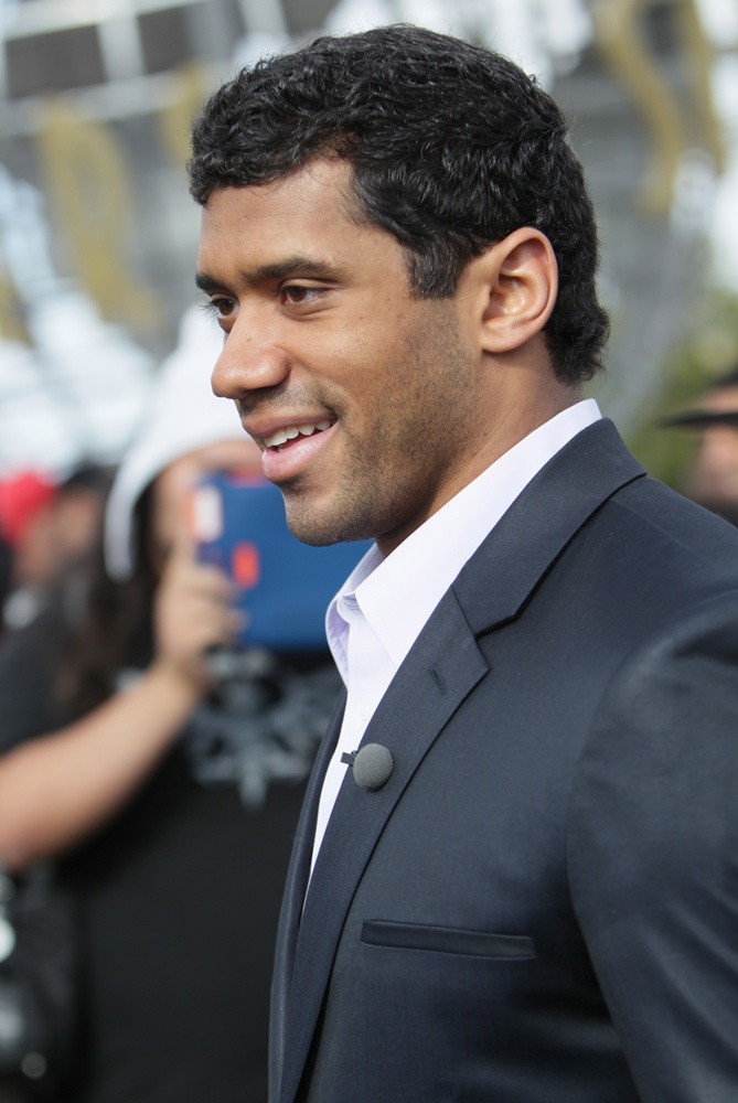 Russell Wilson Filming Extra