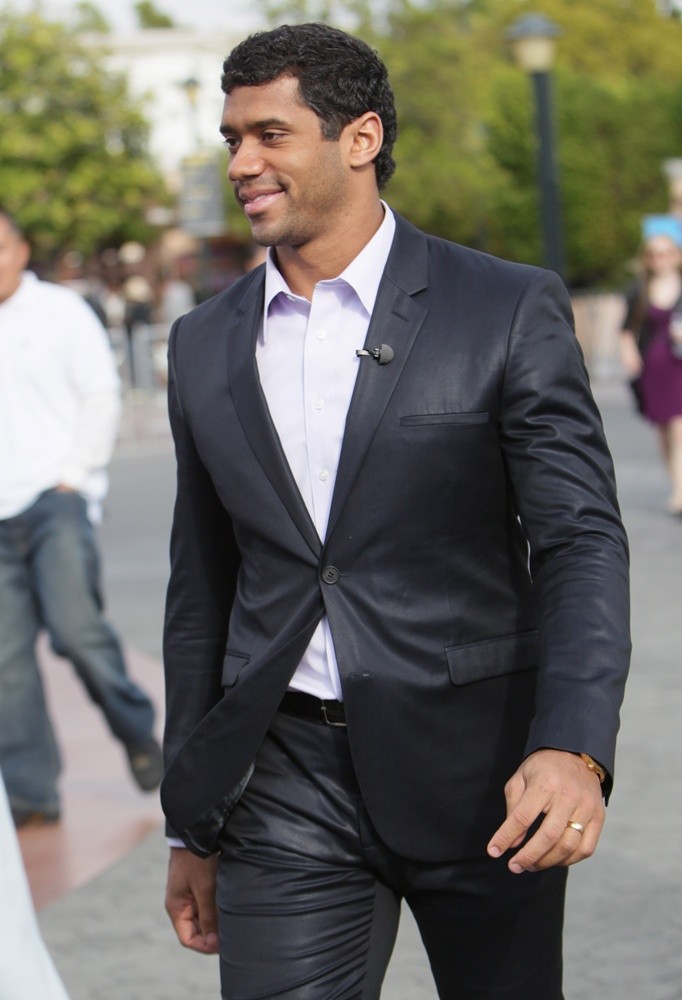 Russell Wilson Filming Extra