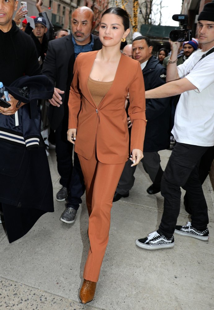Selena Gomez Arrives at The Live with Kelly and Ryan Show