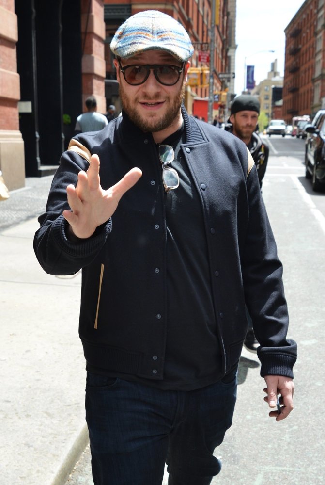 Seth Rogen Having Fun with Photographers