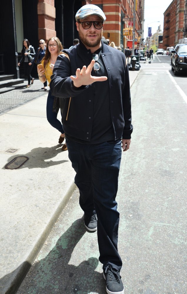 Seth Rogen Having Fun with Photographers