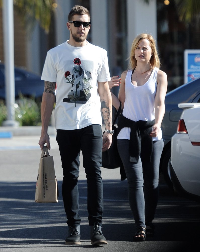 Michael Hope;Mena Suvari;<br>Mena Suvari and Michael Hope Leave Trader Joe's