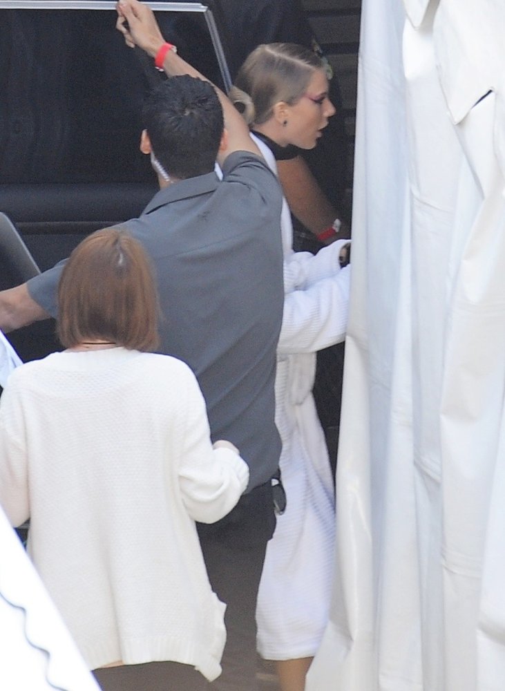 Taylor Swift Filming Bad Blood Music Video