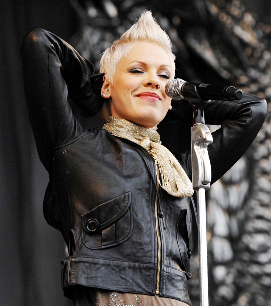 Pink to Receive Honor From LGBT Community