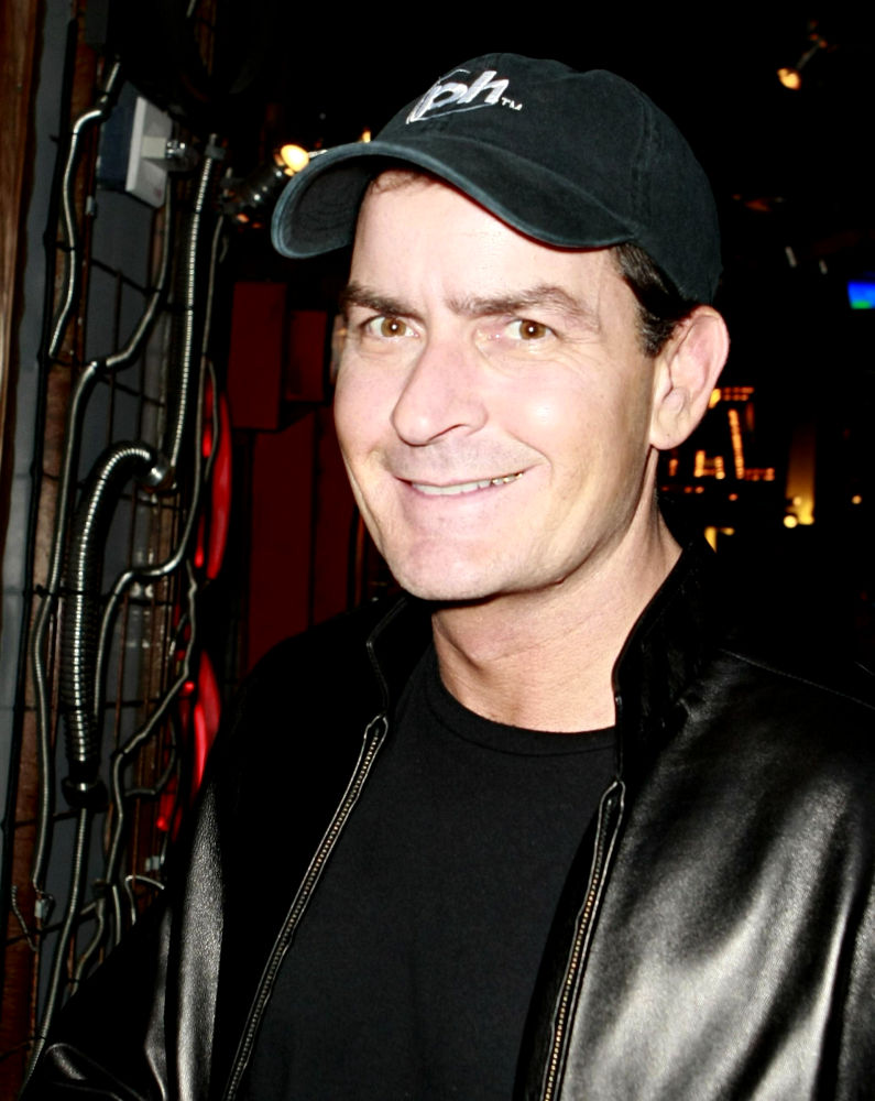 Charlie Sheen Turns to Rehabilitation Center