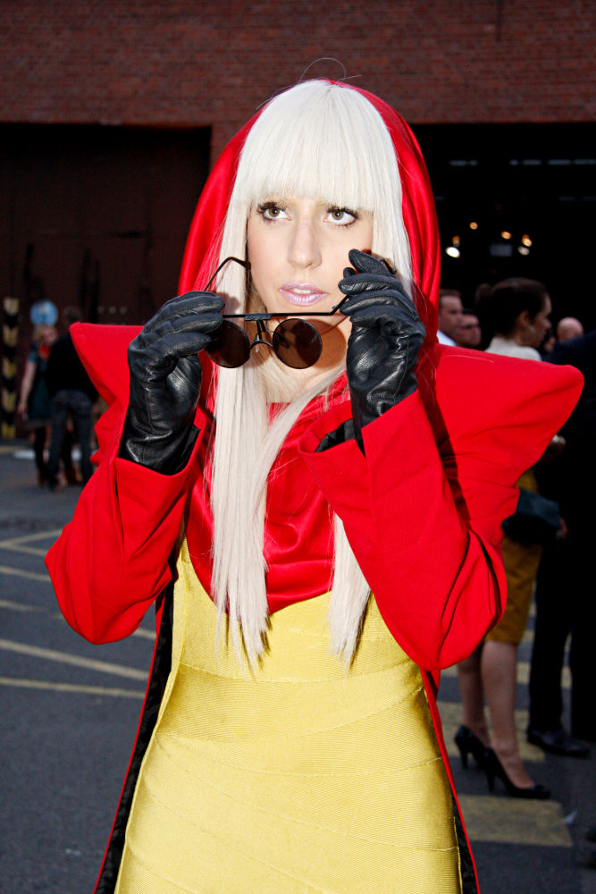 Lady GaGa Set Off Alarms in Airport