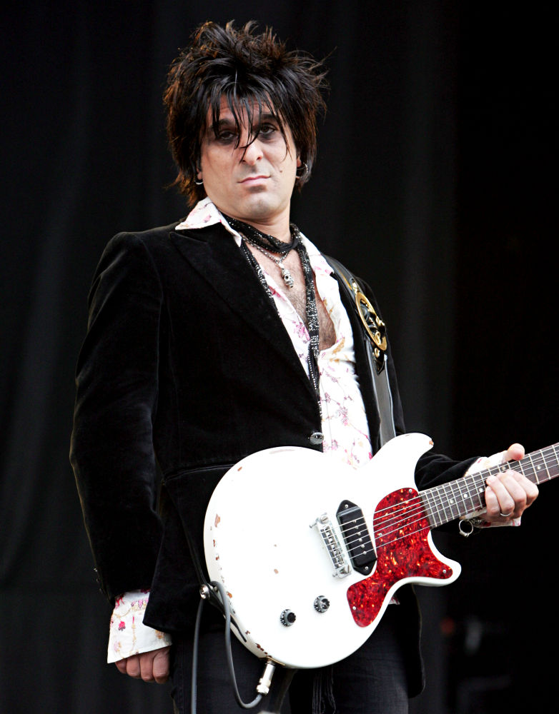 New York Dolls' Steve Conte Is Rock Guru for 'It's Kind of a Funny Story' Cast