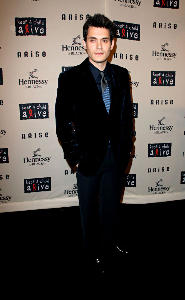 John Mayer Back to Stage After Mystery Illness