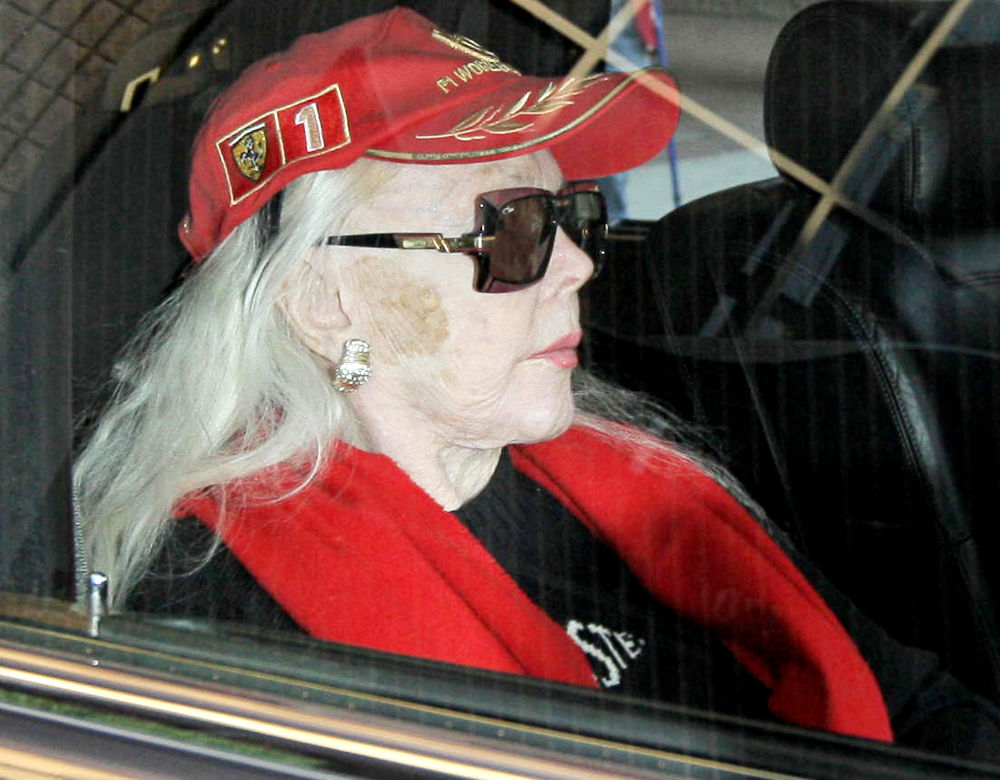 Zsa Zsa Gabor Going Home After Refusing Second Amputation