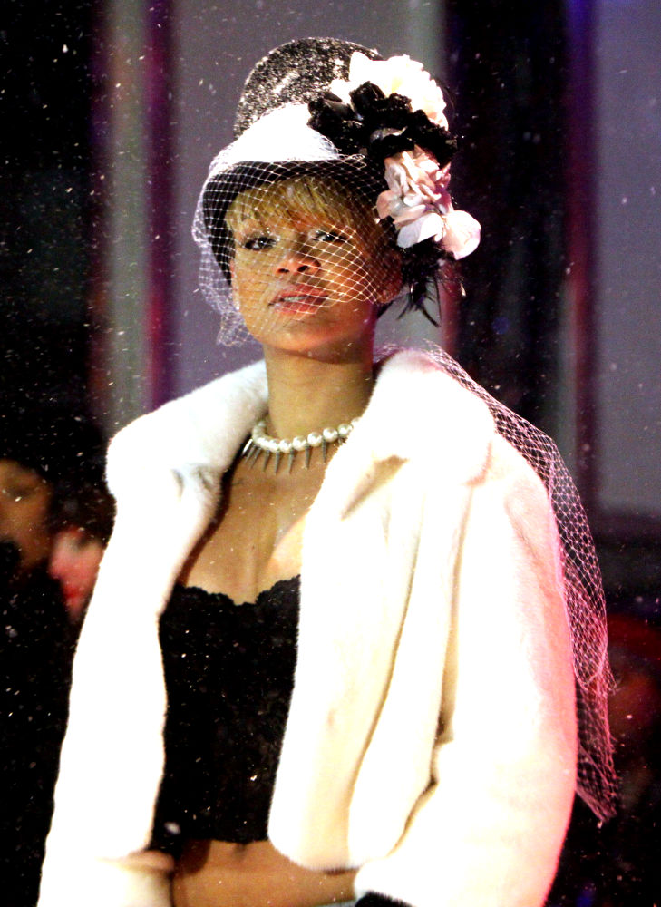 Rihanna Responses to Her Herpes Virus Rumor