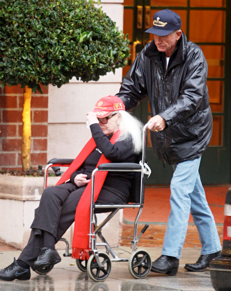 Zsa Zsa Gabor Ditching 26-Room House for Condominium