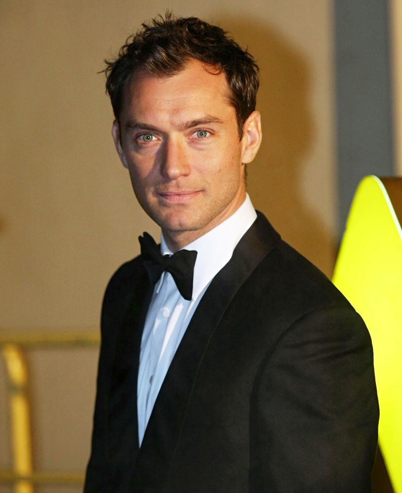 Jude Law Meets His Child With Samantha Burke for the First Time