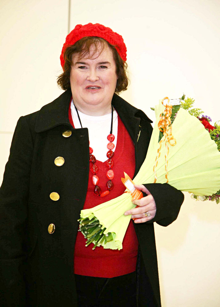 Susan Boyle Loses Consciousness at London Airport
