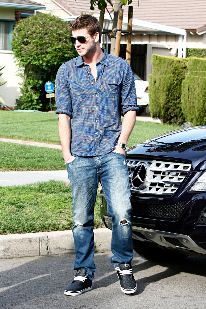 Liam Hemsworth Cut From 'The Expendables'