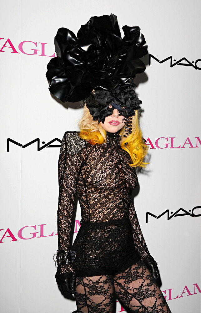 Lady GaGa Chooses to Be Single