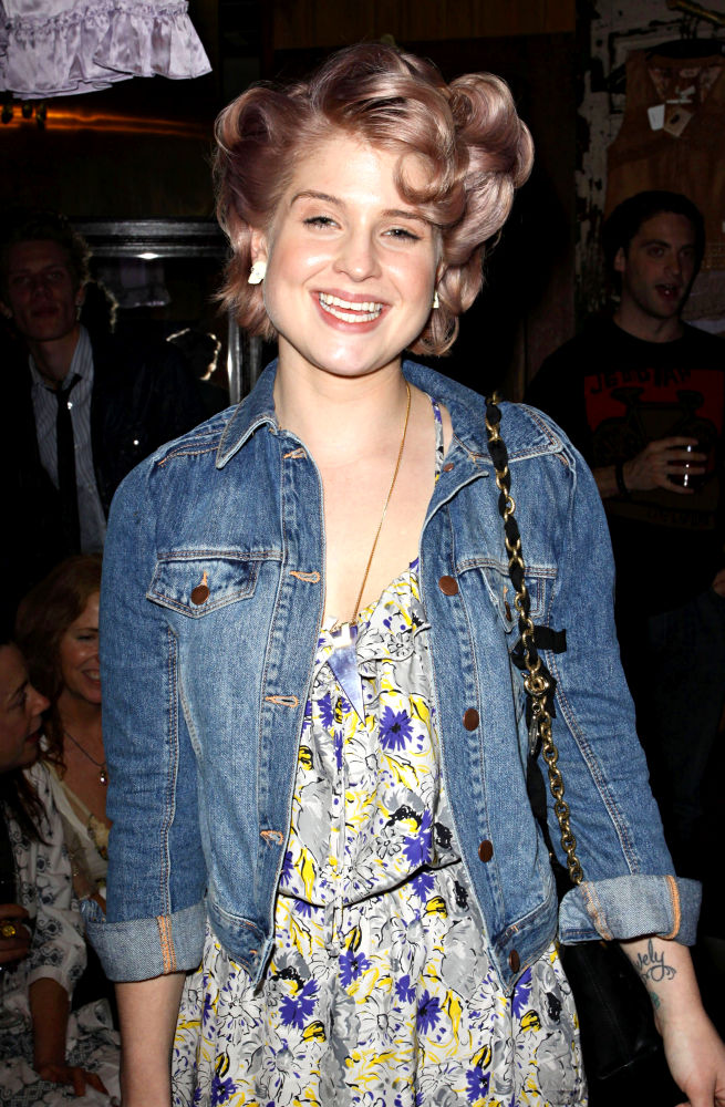 Kelly Osbourne Blames Doctors for Pills Addictions
