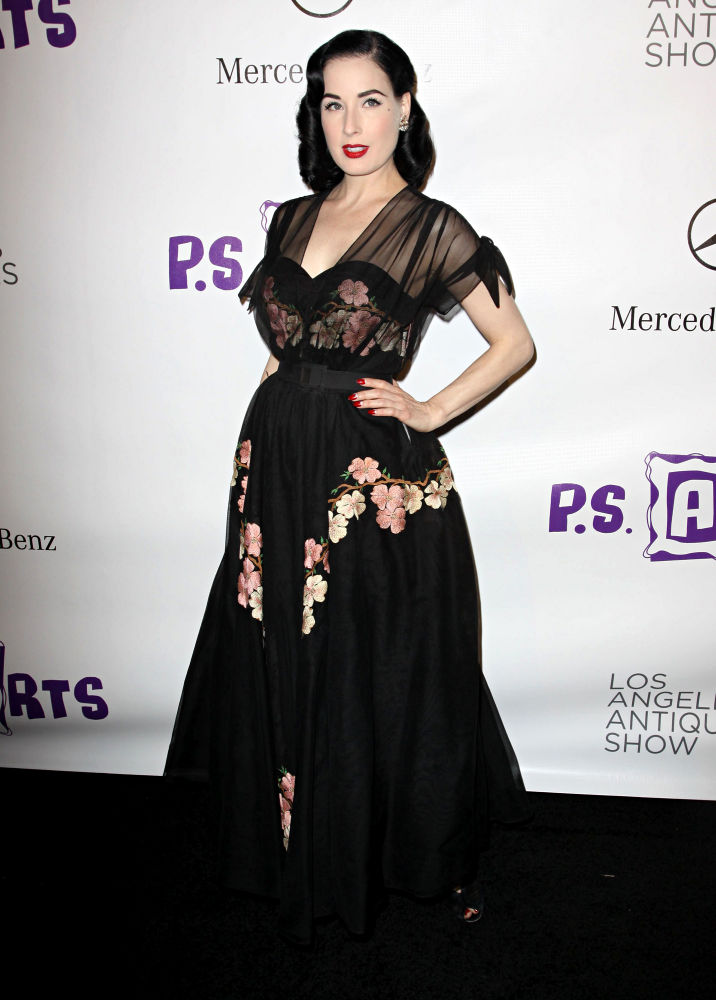 Dita Von Teese to Turn Fashion Mogul