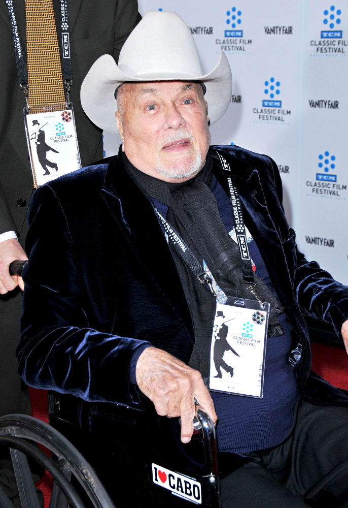 Director Looking for Replacement for Tony Curtis in 'Morella'