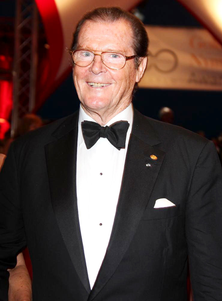 Injured on Set, Roger Moore to Make Full Recovery