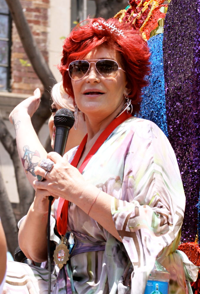 Sharon Osbourne Urges Fans to Help the Hungry
