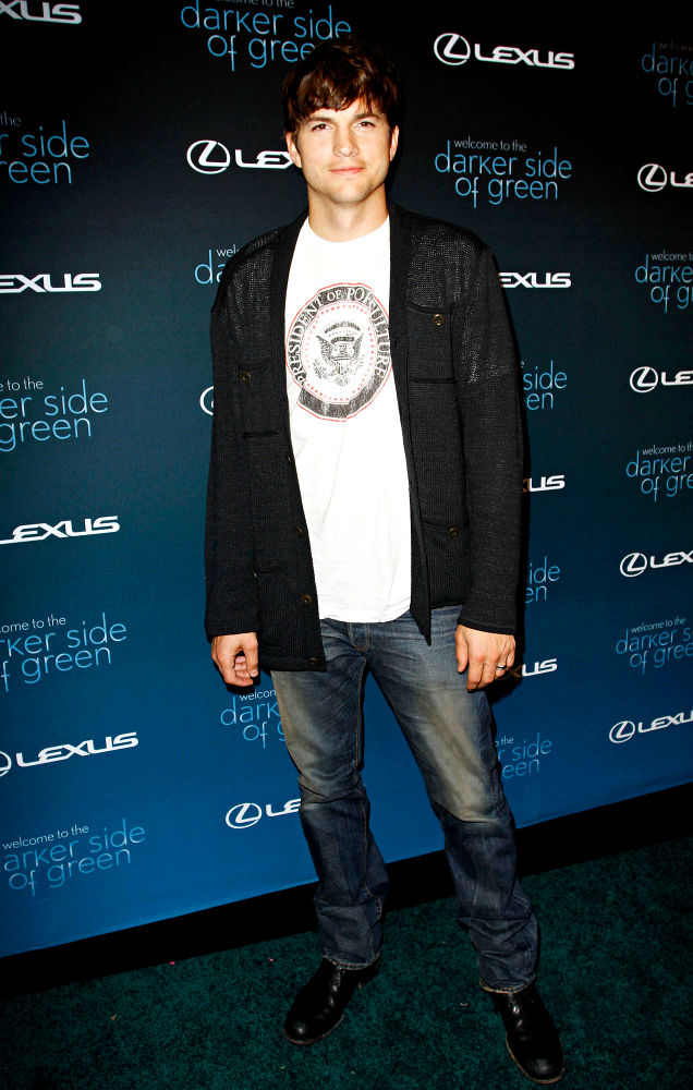 Ashton Kutcher Escapes Unhurt in Car Crash