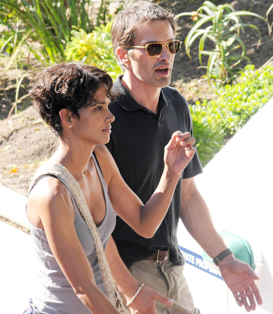 Halle Berry Spotted With Olivier Martinez, Again