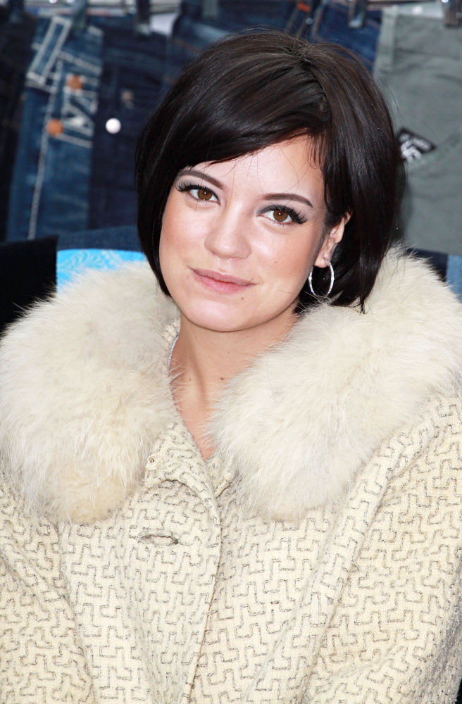 Lily Allen Tweets for the First Time Since Miscarriage
