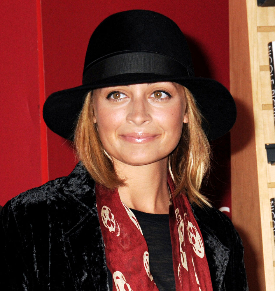 Nicole Richie Arrived Late at Book Signing and Apologized