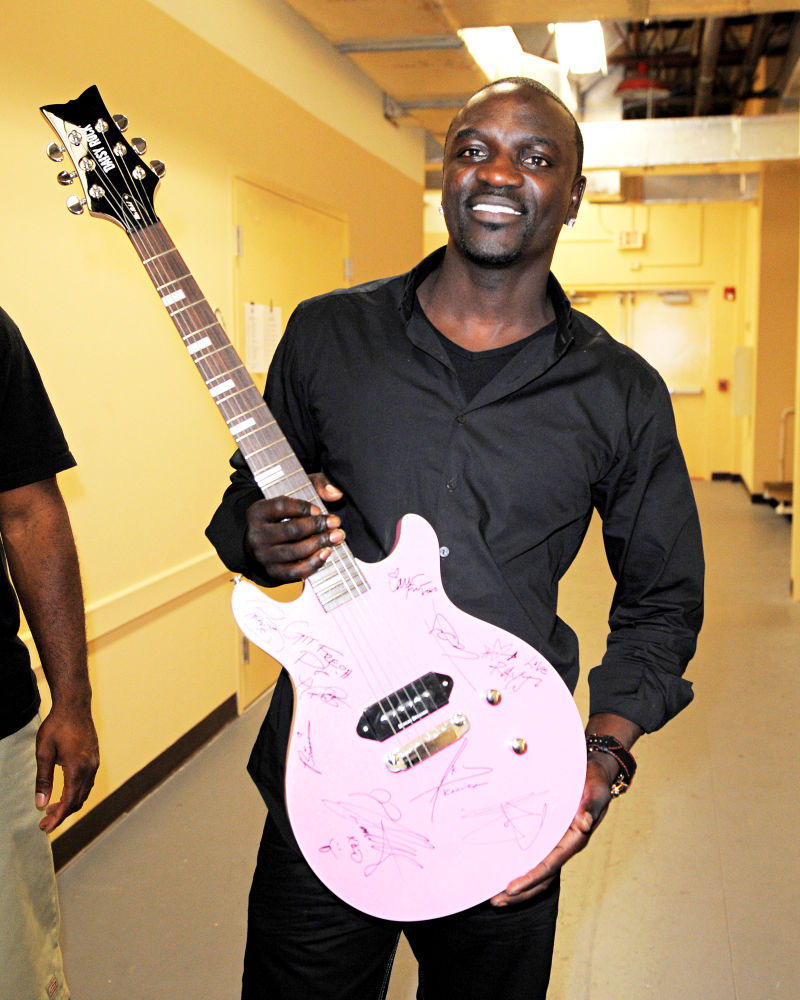 Akon Sets Up School in Senegal