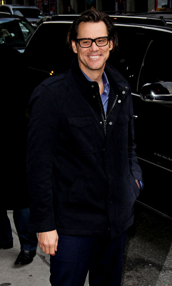 Jim Carrey Goes on Date With Mystery Woman