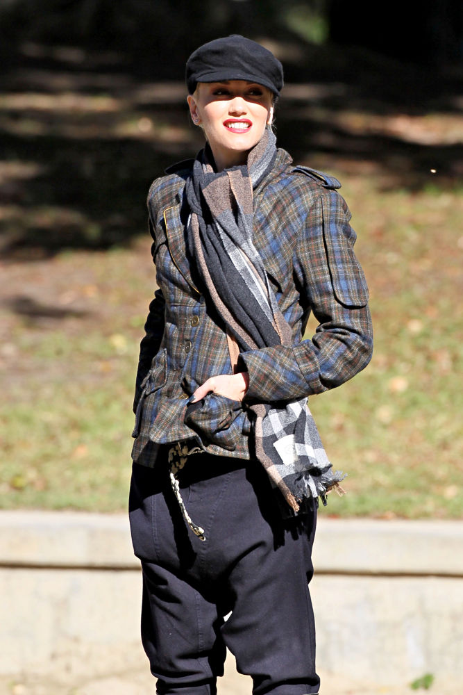 Gwen Stefani Auctions Special Baby Buggy for Charity