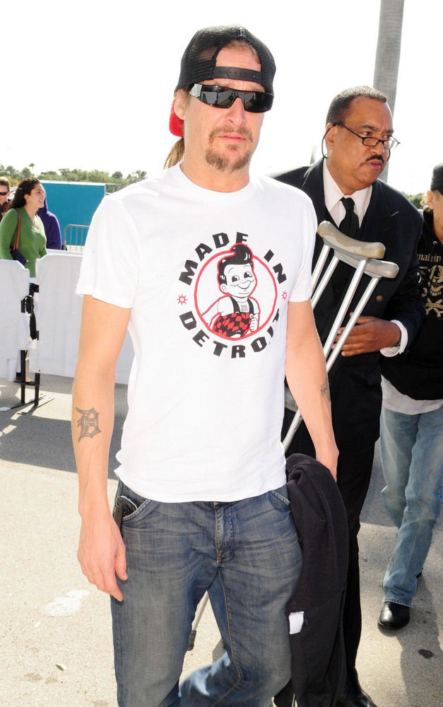 Kid Rock Keeps Mystery Over His Girlfriend's Identity