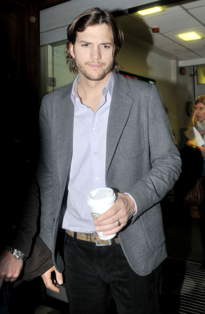Ashton Kutcher Tricked Into Eating Fried Worms by Celebrity Chef