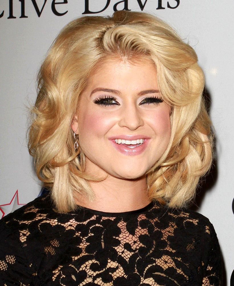 Afraid of Pain, Kelly Osbourne Scraps Surgery Plans
