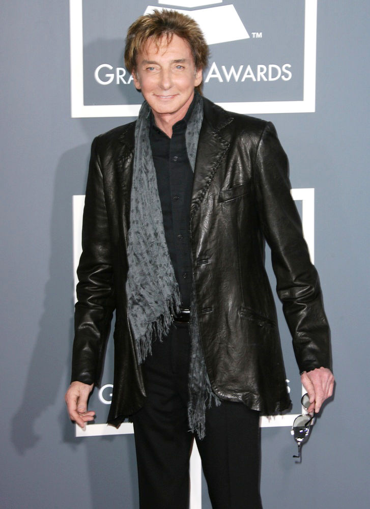 Barry Manilow Honours Writers With Radio Shows