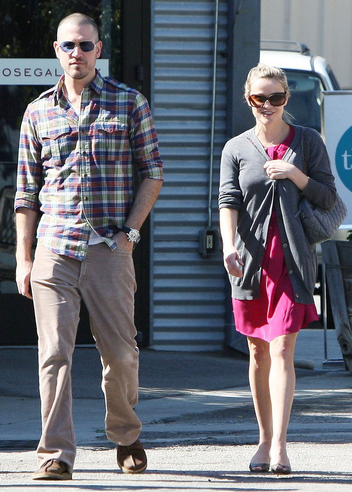 Report: Reese Witherspoon to Wed Boyfriend in California