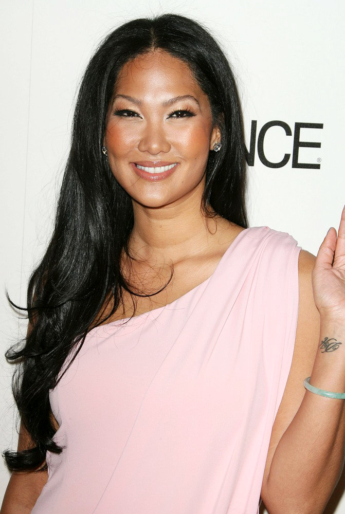 Kimora Lee Simmons Fires Back at Starving Herself Report