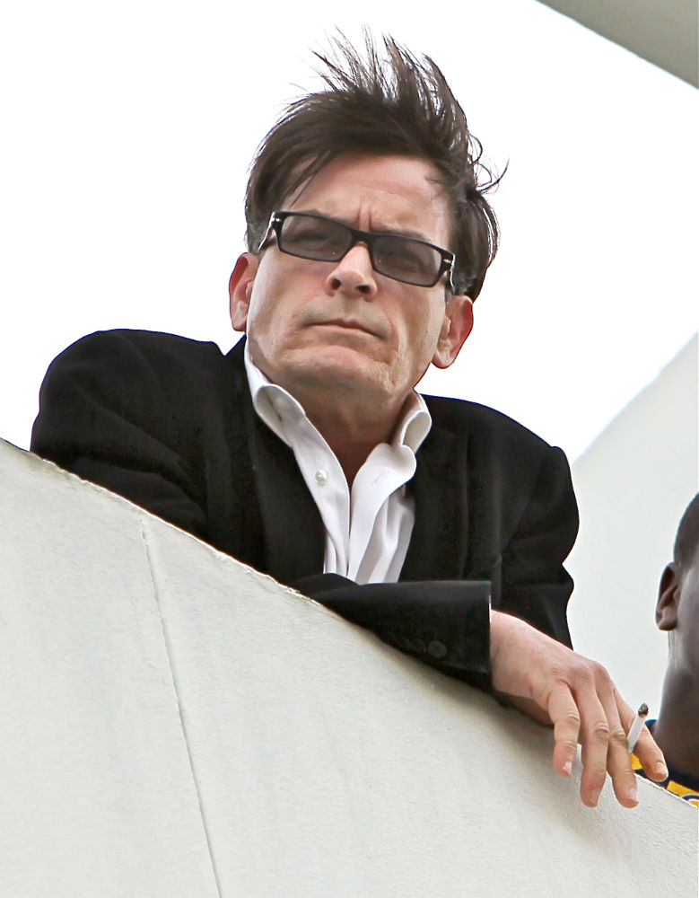 Charlie Sheen to Donate Live Shows Money for Japan