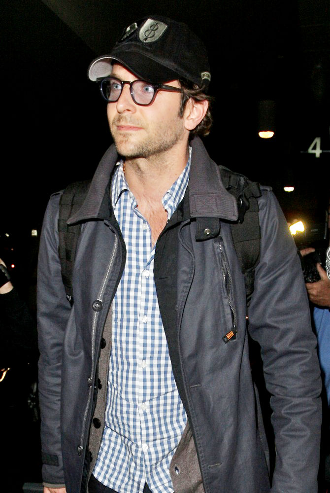 Bradley Cooper Worries Social Networking Will Ruin Movie Enjoyment