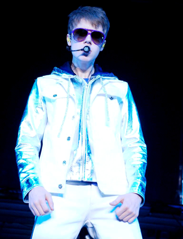 Justin Bieber Blasts Paparazzi for Not Giving Him Privacy in Israel
