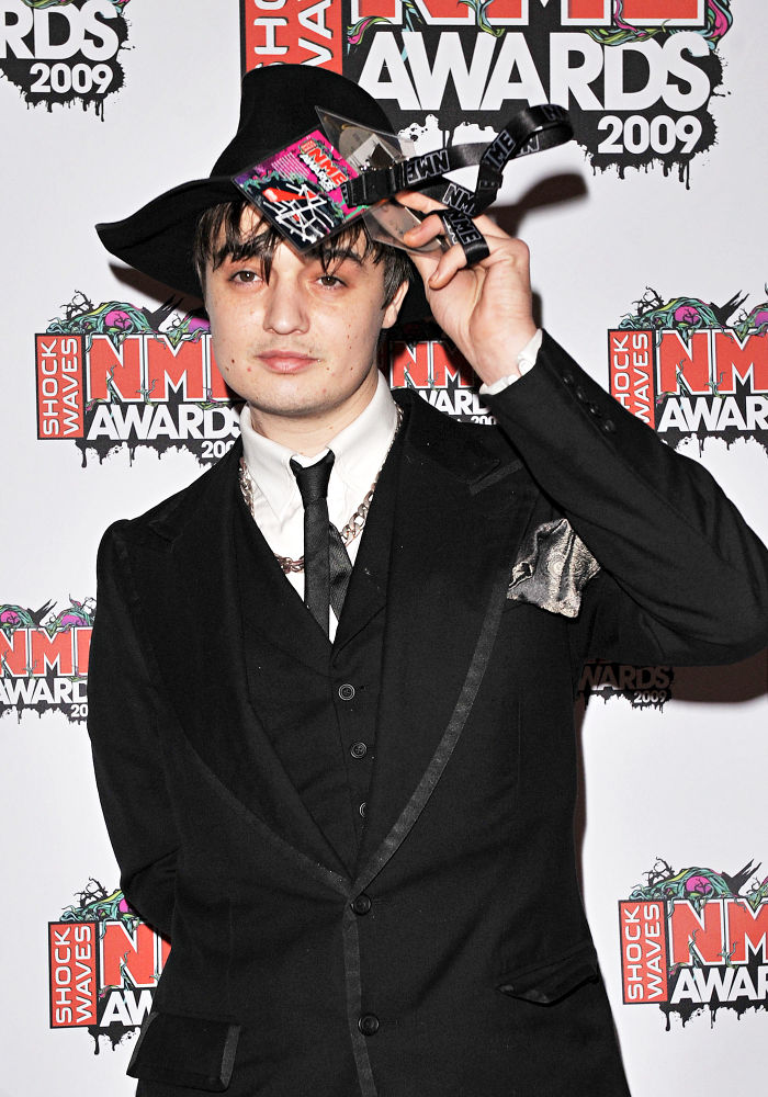 Pete Doherty Hit With Bagels at His Performance