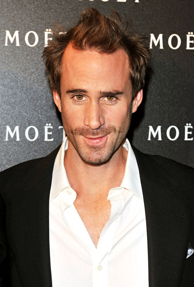 Moving to L.A., Joseph Fiennes Feels Like in 'Witness Protection'