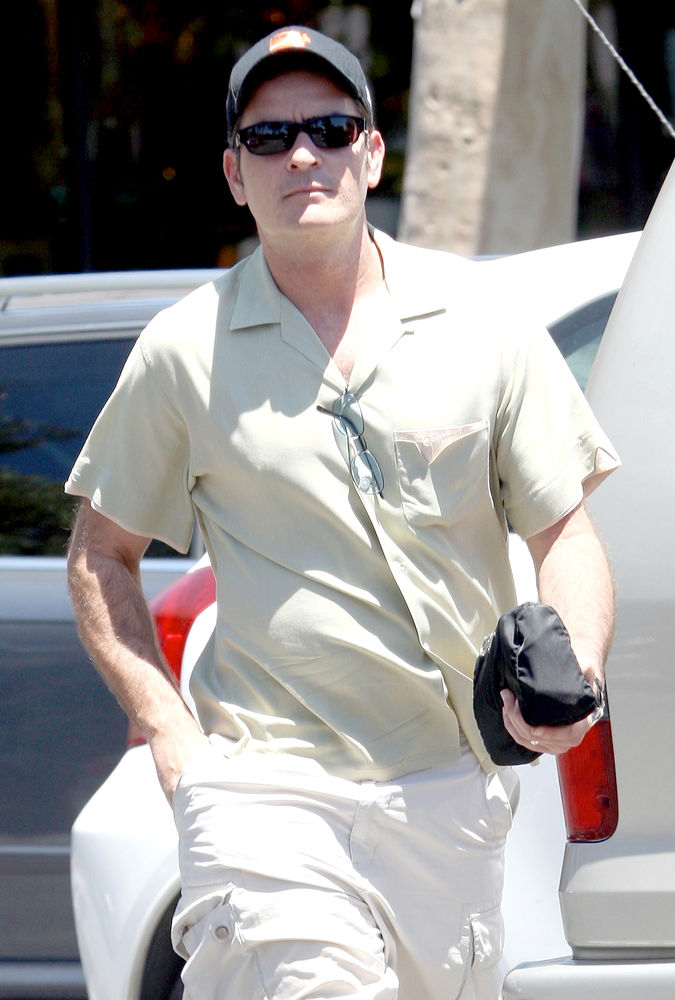 Charlie Sheen to Join Sean Penn in Haiti for Charity