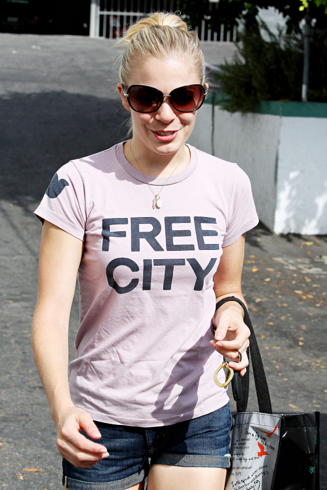 LeAnn Rimes Is Back on Twitter