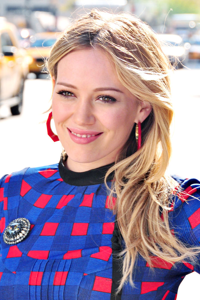 Hilary Duff Writing a Series of Young Adult Novels