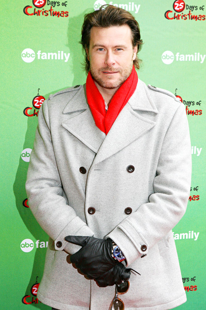 Dean McDermott Hurts His Arm in Motorcycle Crash